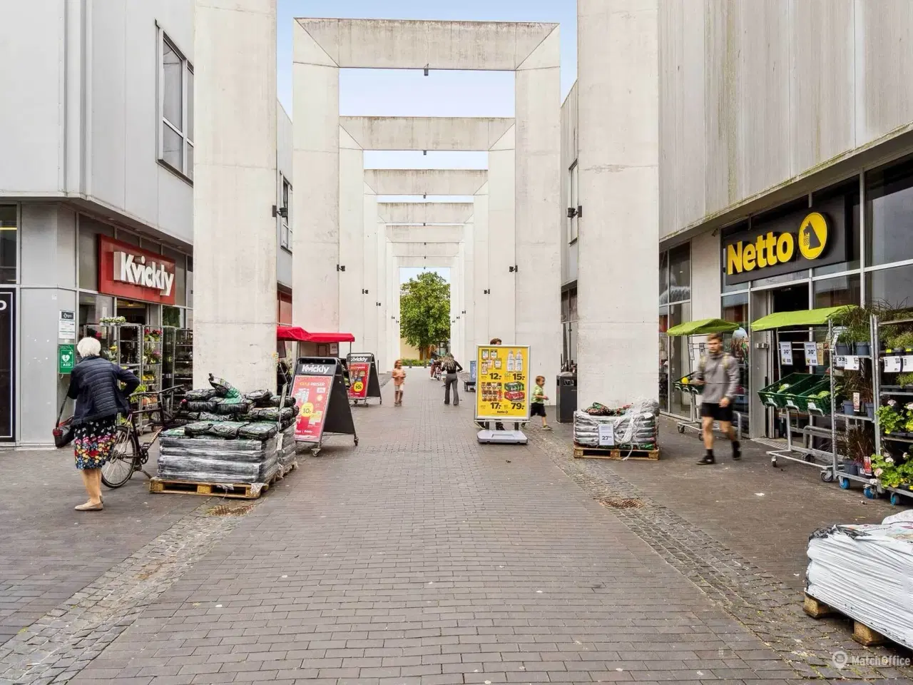 Billede 9 - Lyst kontorlejemål eller kliniklejemål med højt til loftet - tæt på offentlig transport og Motorring 3