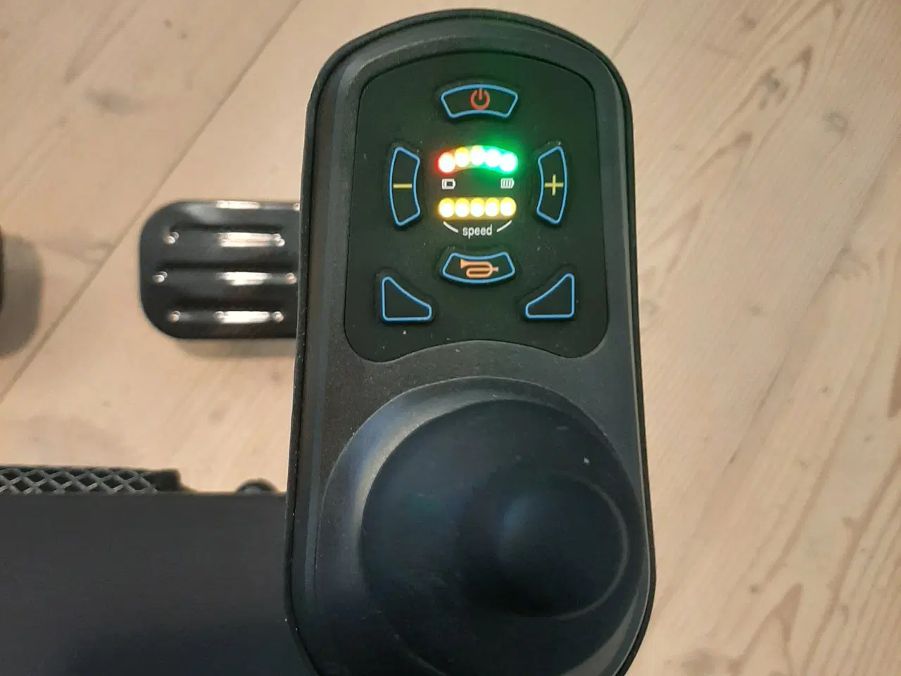 Billede 4 - Sit GO elektrisk kørestol maj 2025