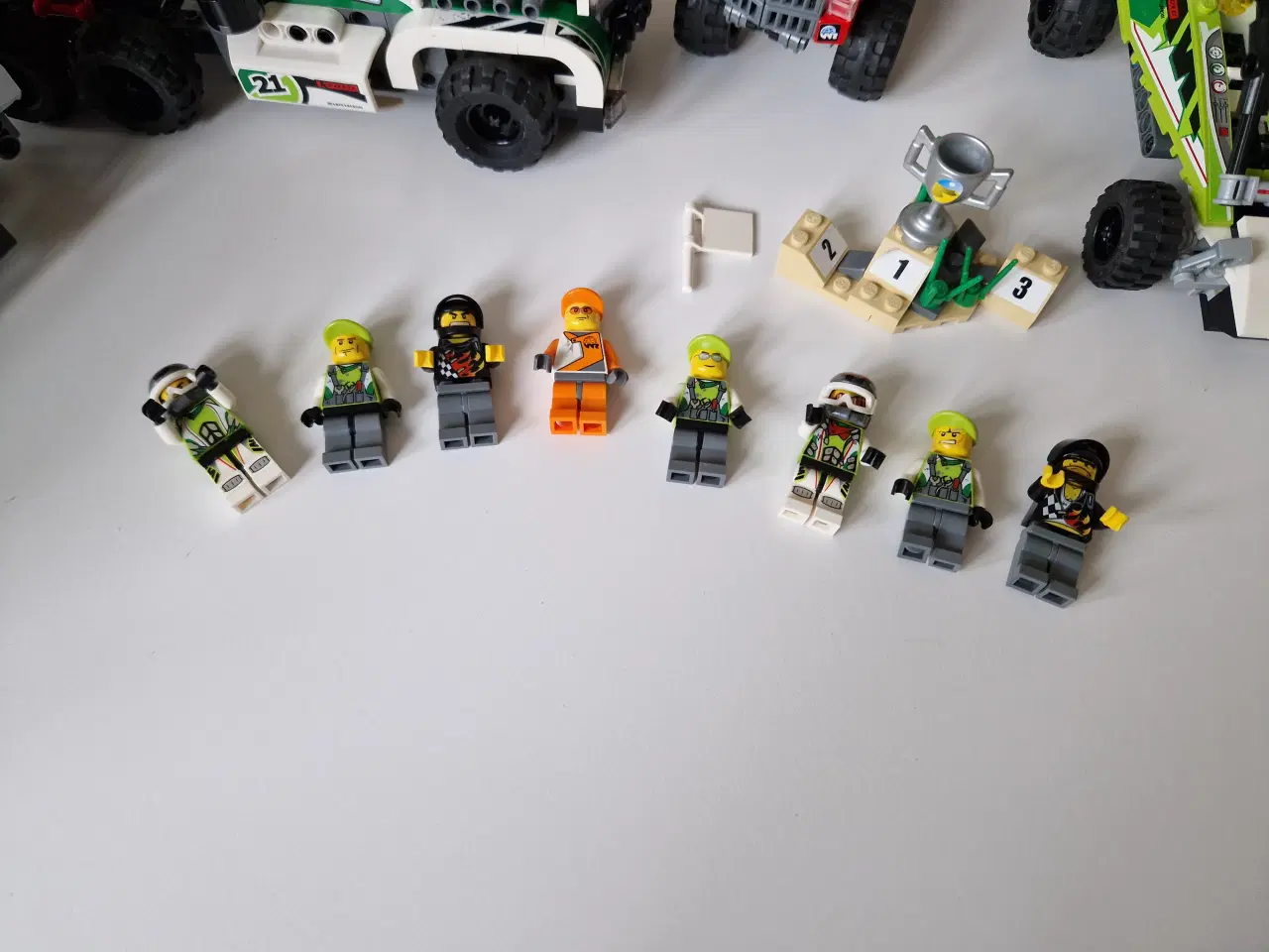 Billede 2 - Lego nr 8864  komplet med samlevejl.   