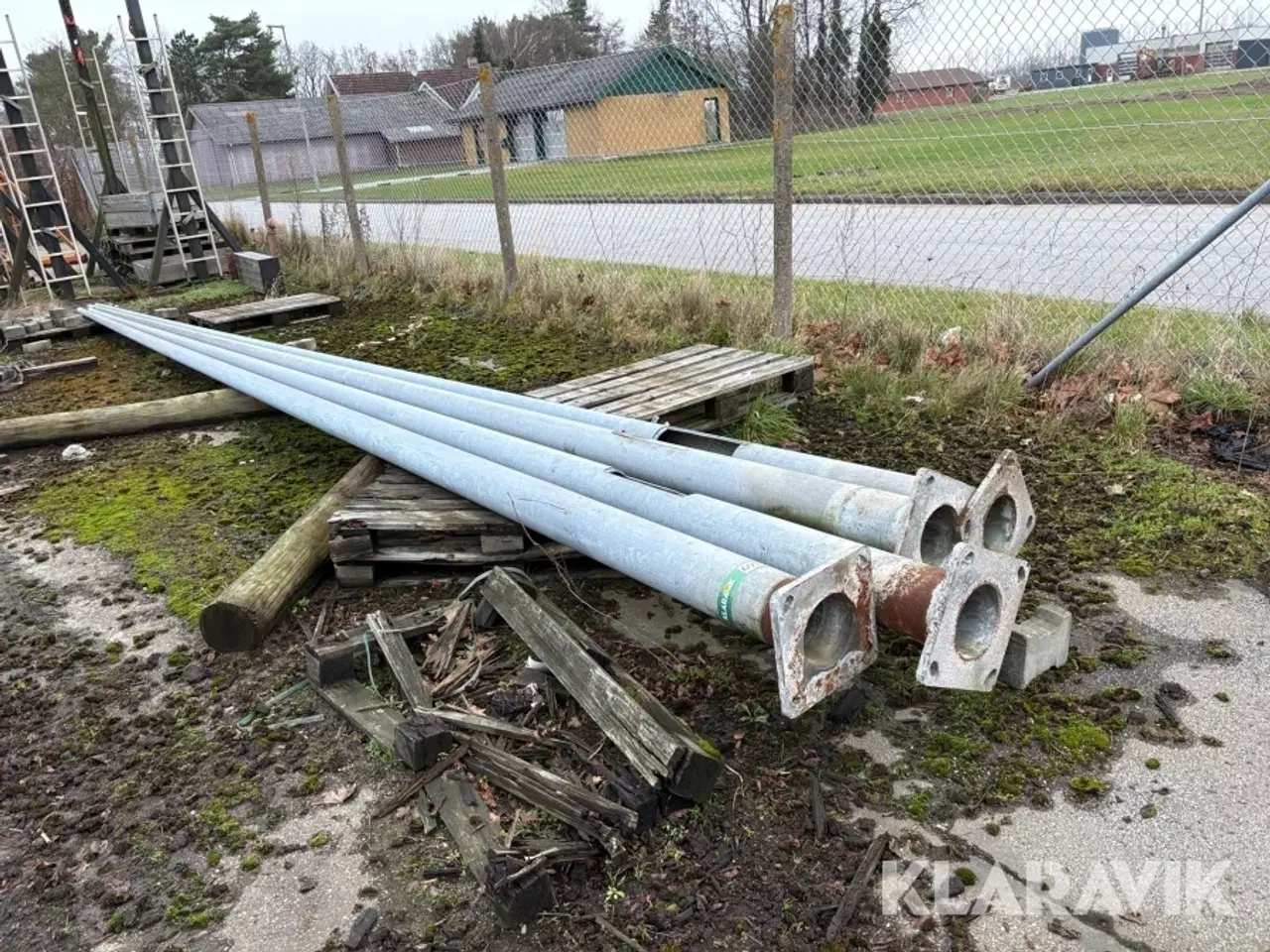 Billede 1 - Lygtepæles pæle - 4 styk