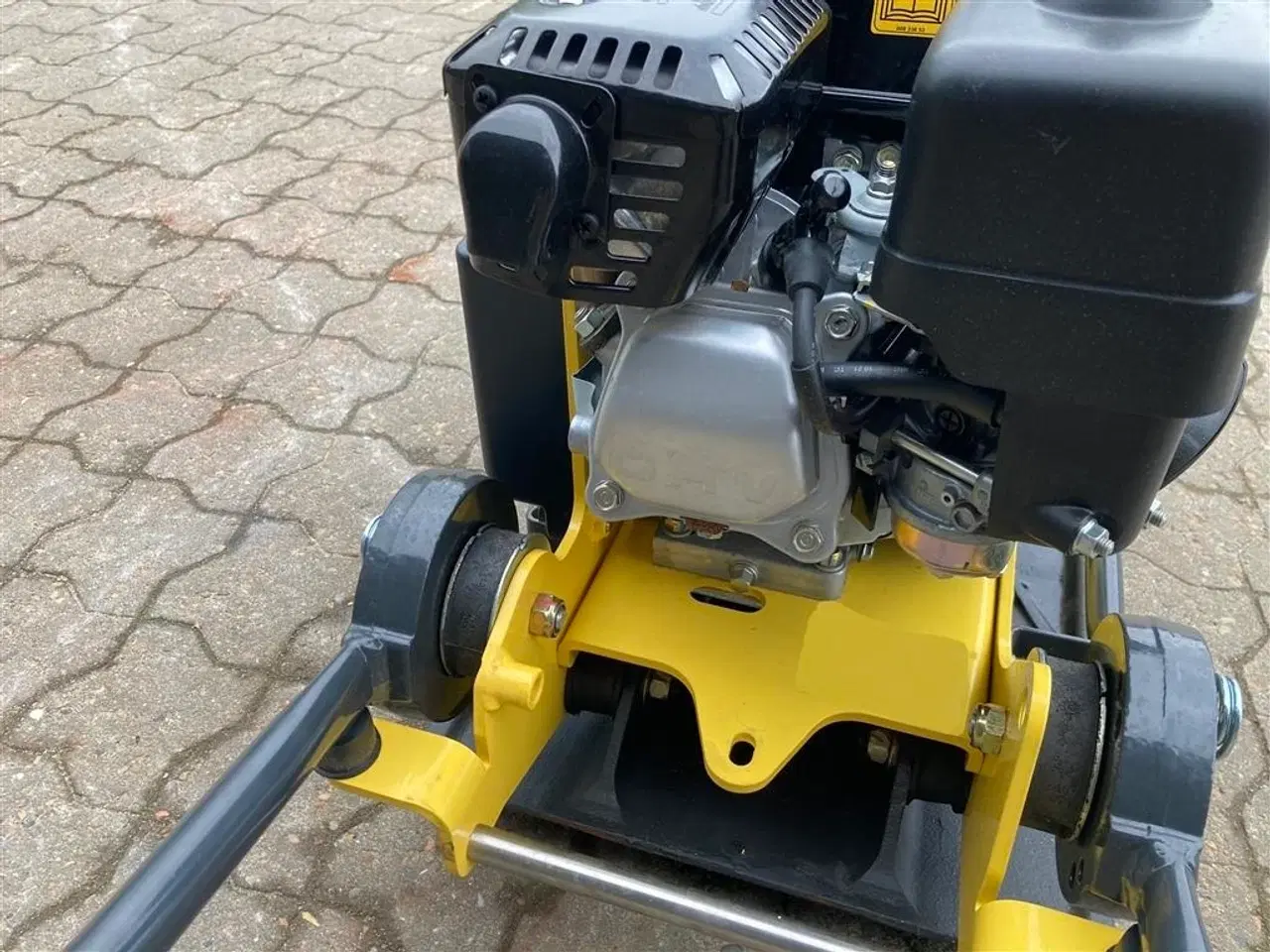 Billede 10 - Bomag BVP 10/36 Monteret med vandtank og spredebom