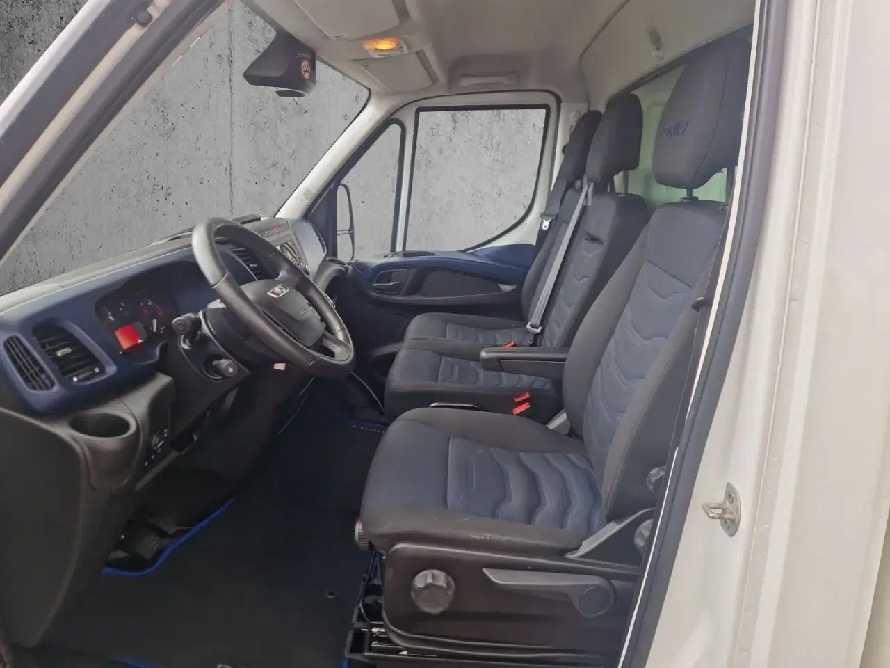 Billede 13 - Iveco Daily 3,0 35S18 Alukasse m/lift AG8