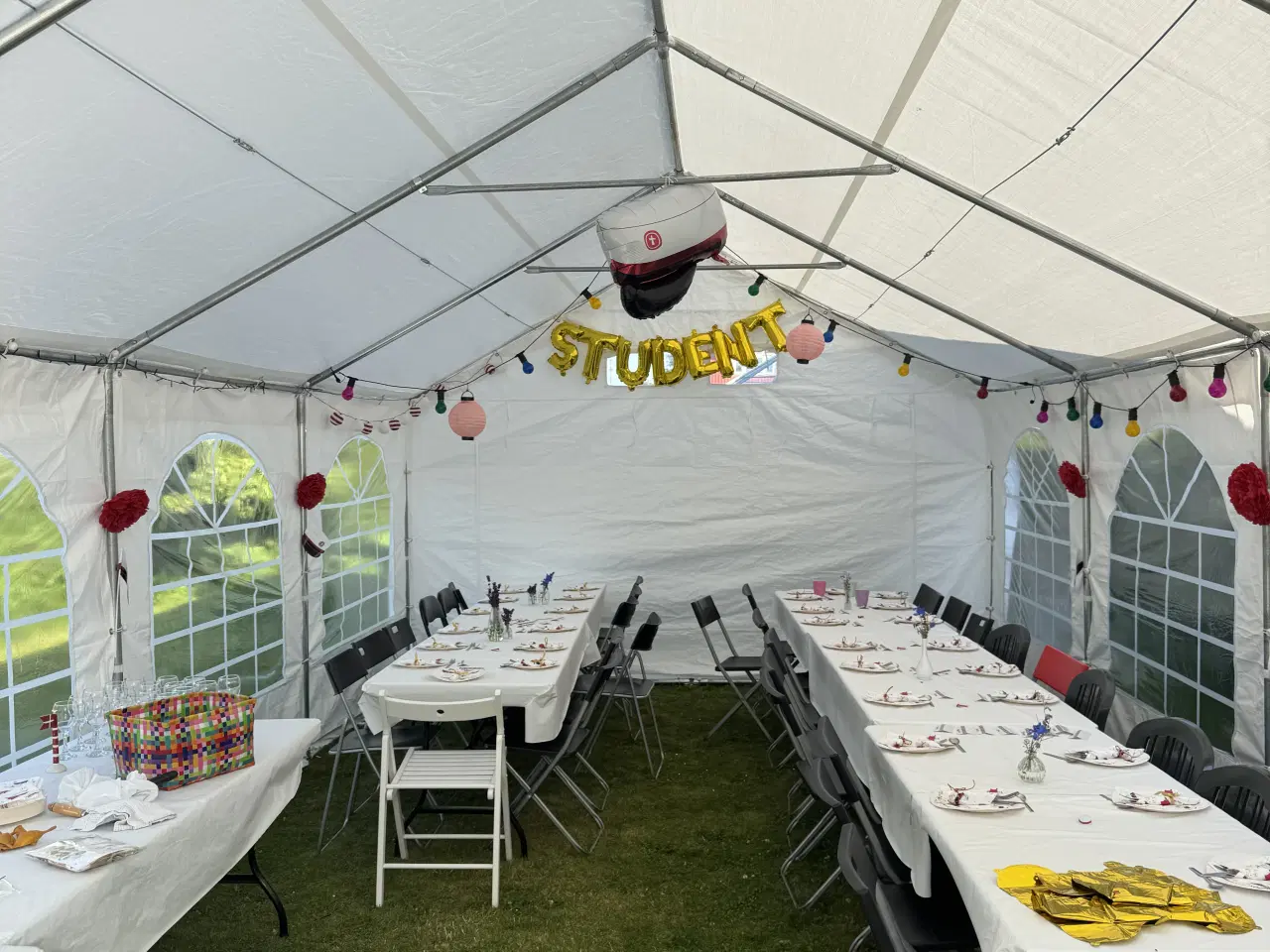 Billede 1 - Dejligt partytelt til havefesterne