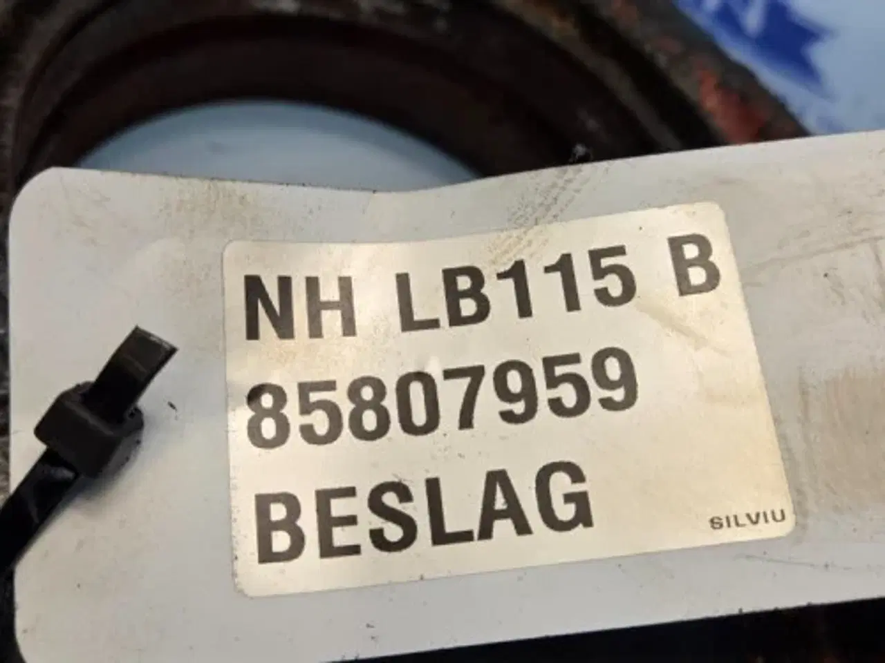 Billede 7 - New Holland LB115B Beslag 85807959