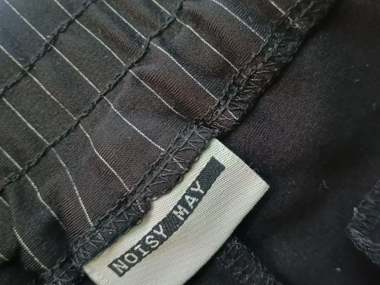 Billede 4 - Blazerbukser, sort med hvide striber, XS