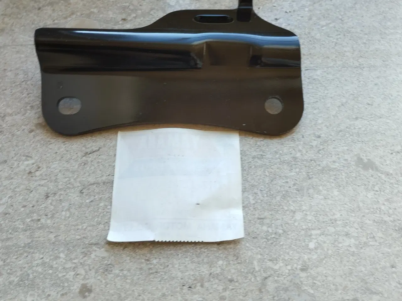 Billede 2 - Yamaha  XS 1100  1980  Holder udstødning.  (%)