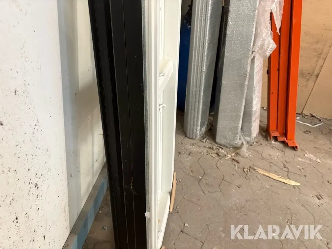 Billede 6 - Vindue Frovin FL316 Termo 90 Dannebrog hvidmalet træ med sort kant 3-lags Ug 1,12