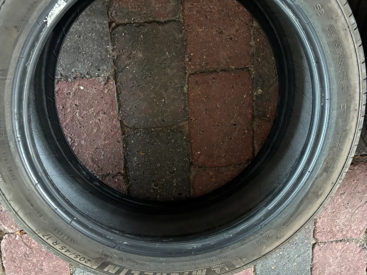 Billede 6 - Sommerdæk til salg. 205/45/17 Kørt 3000 km.  