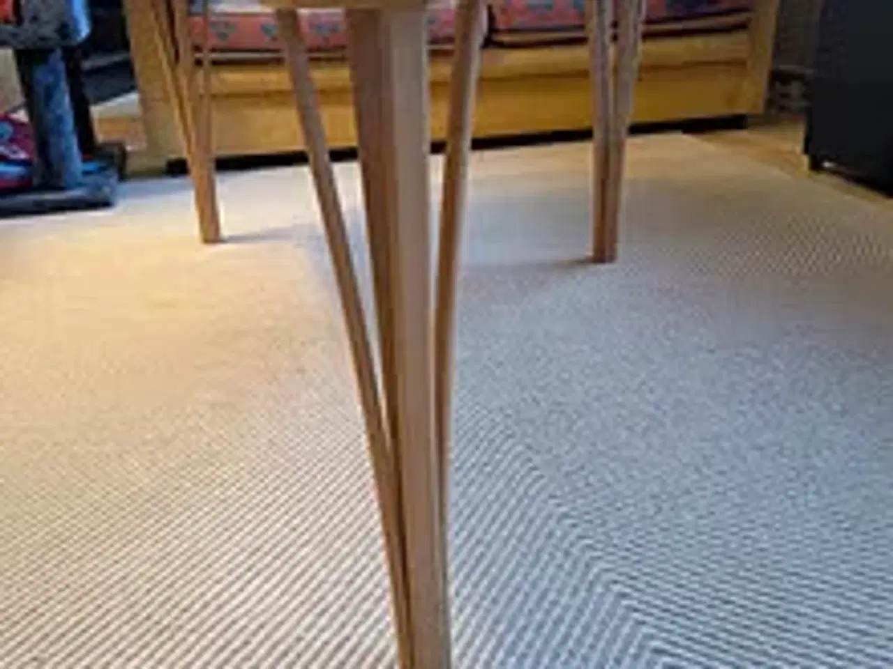 Billede 1 - Ovalt sofabord i bøgetræ - sæbebehandlet