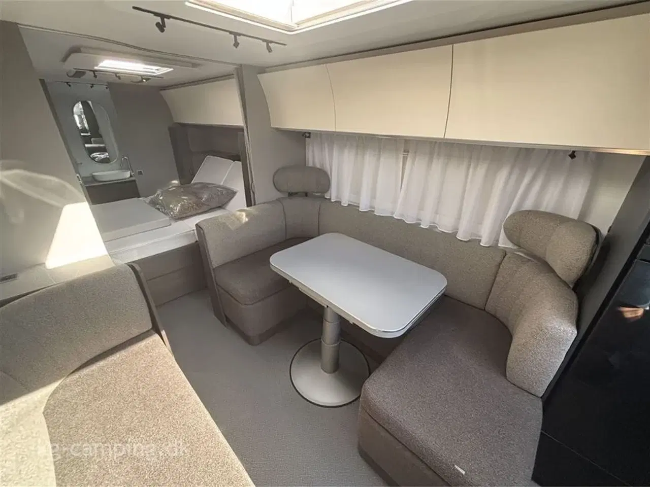 Billede 6 - 2022 - Adria Alpina 663 HT Twin   Meget flot vogn med mover og stort flot fortelt.