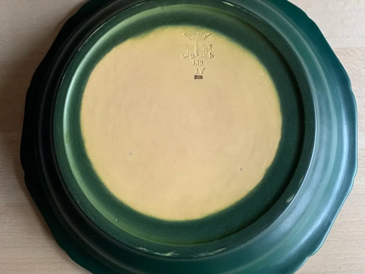 Billede 4 - P. Ipsens Enke, fad med fisk