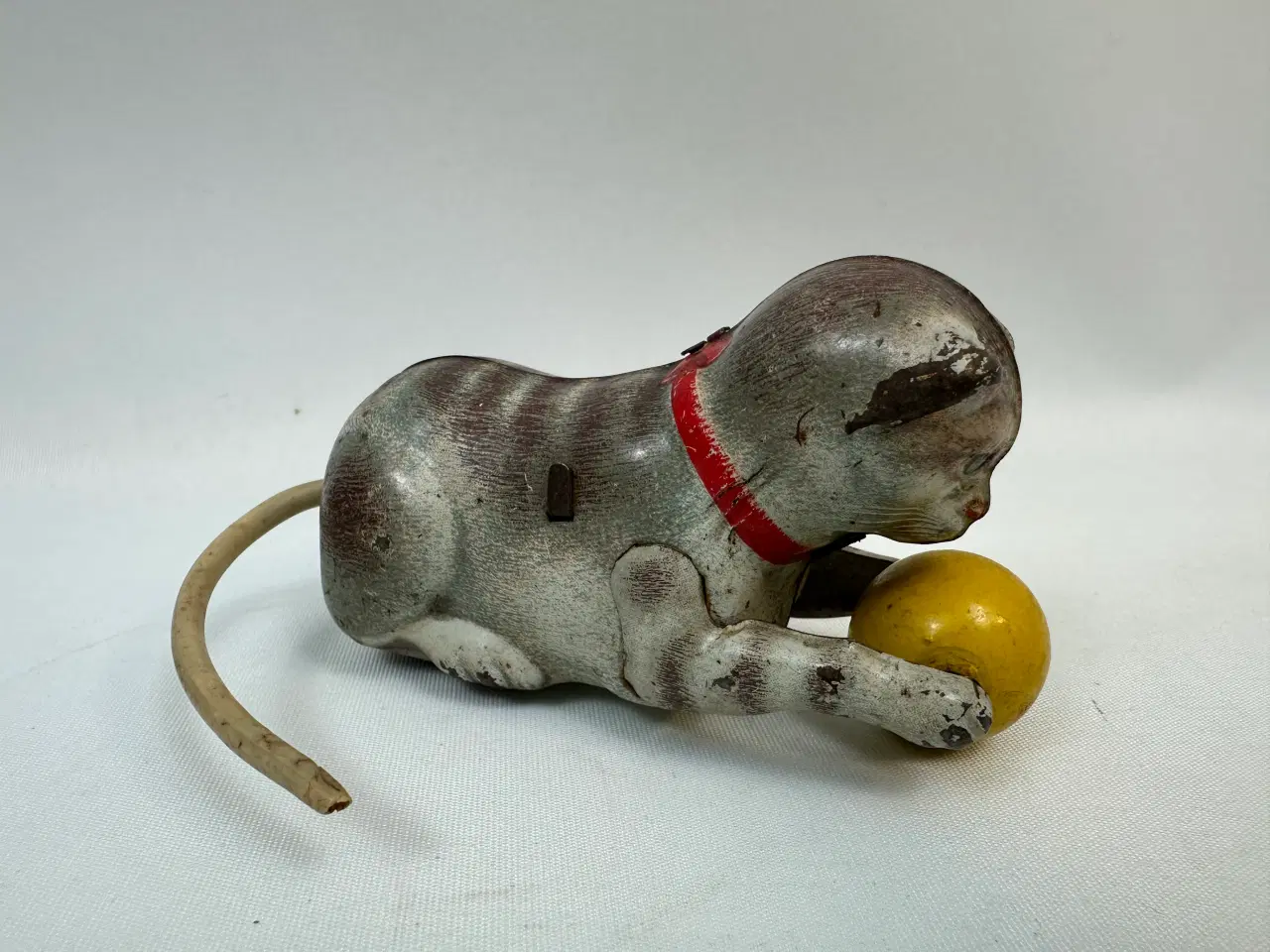 Billede 1 - KÖHLER, kat med kugle (1950'erne)