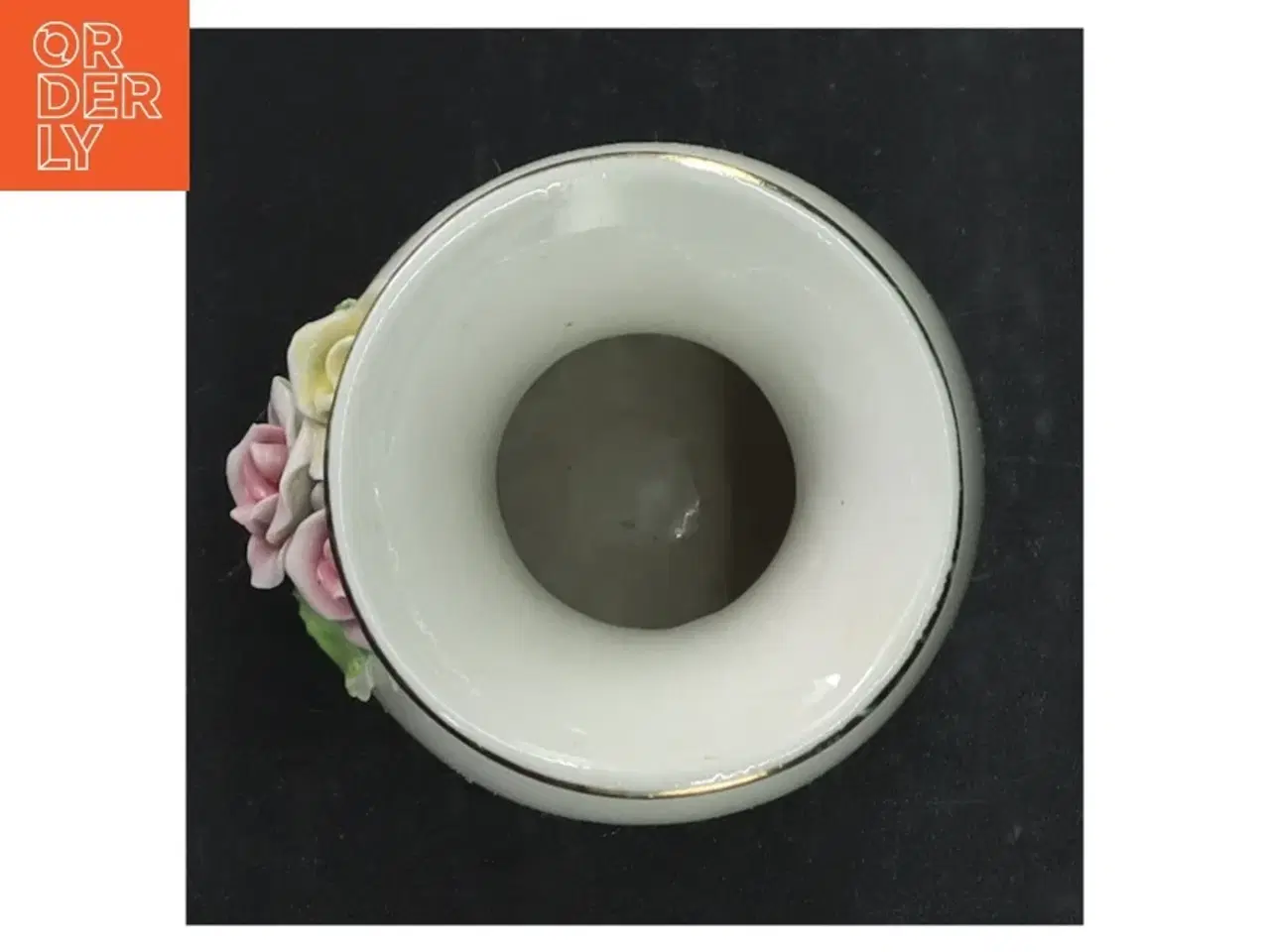 Billede 3 - Porcelænsvase med blomsterdekoration (str. 8 cm ø. 7 cm)