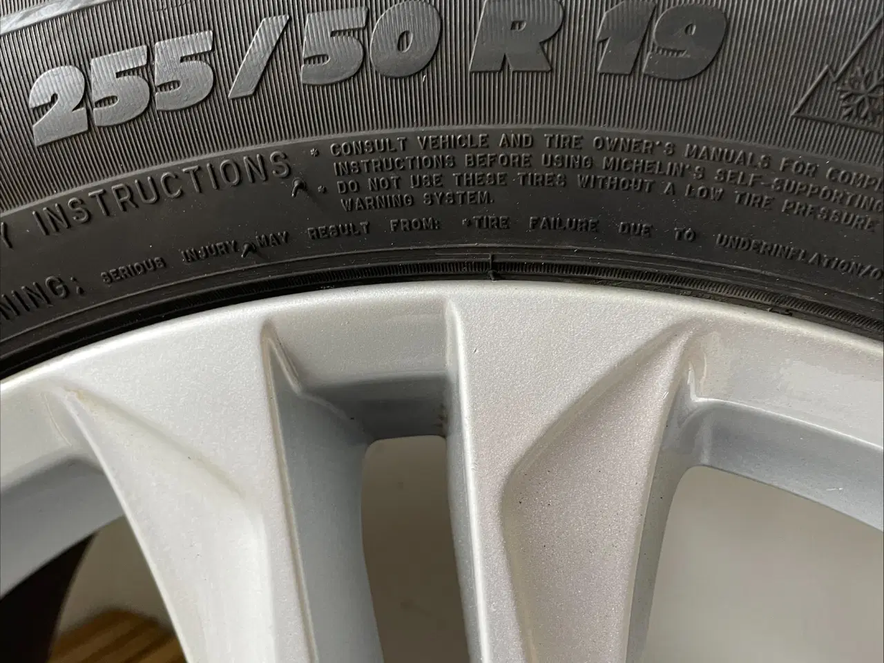 Billede 4 - BMW X5 Fælge med vinterdæk Michelin 255/50 R19