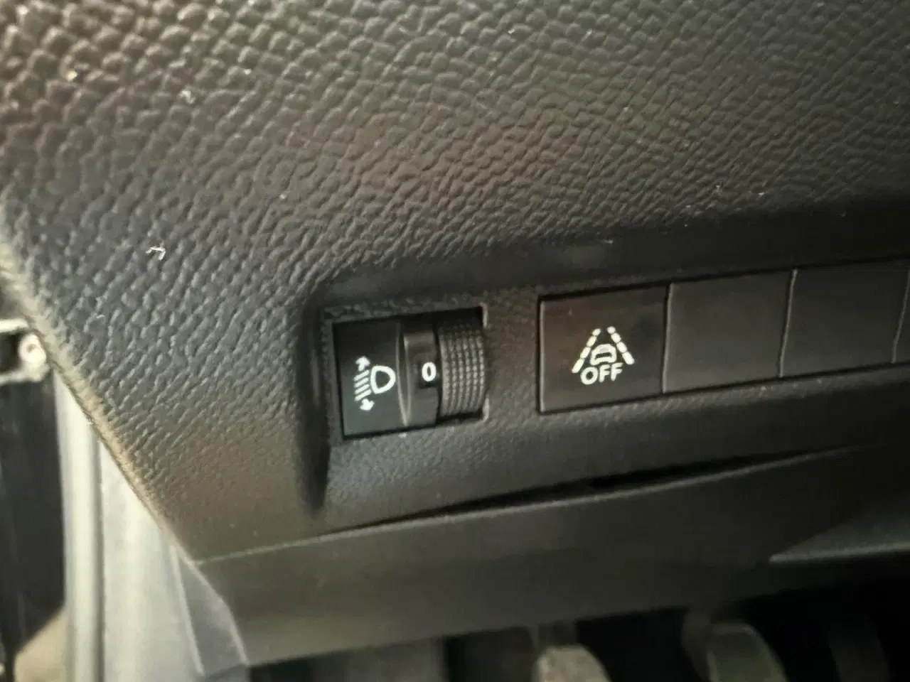 Billede 16 - Peugeot 208 1,5 BlueHDi 100 Allure Sky