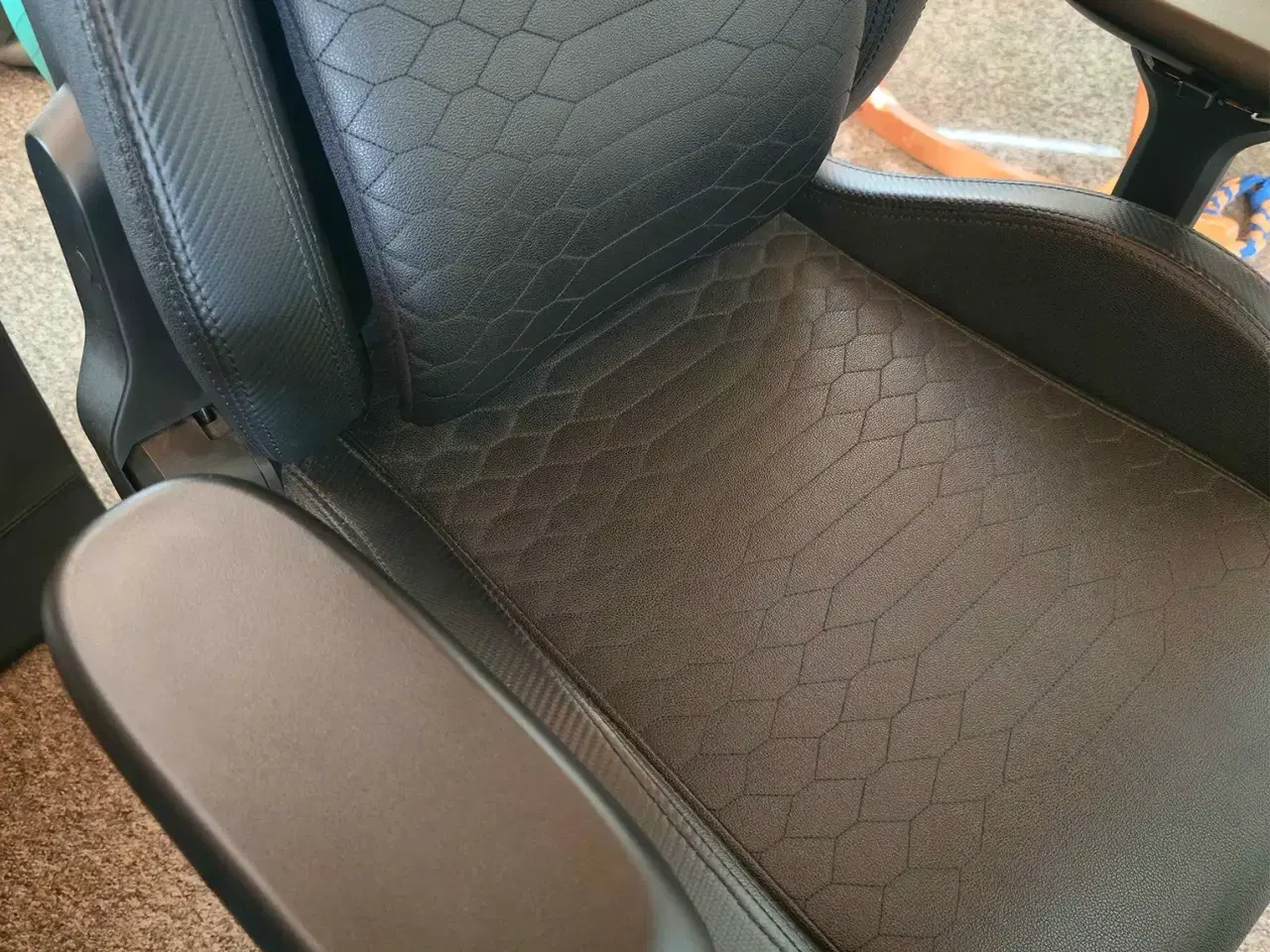 Billede 2 - Razer Iskur Black Edition Gamingstol