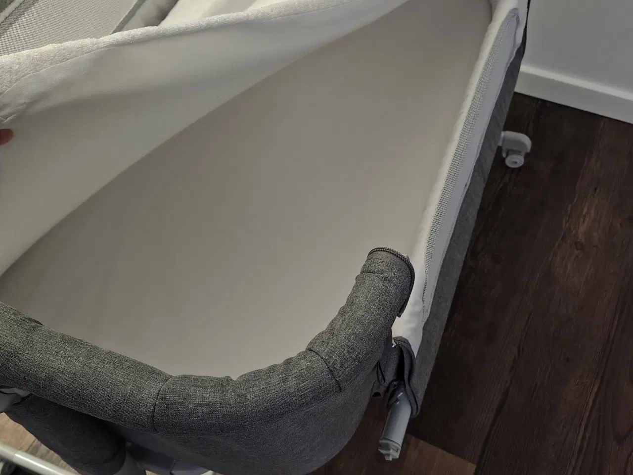 Billede 5 - Bedside crip med 2 madrasser