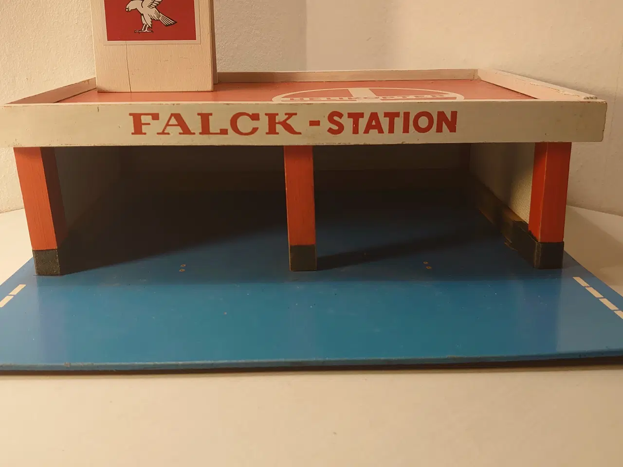 Billede 2 - Vintage Falck Station i træ. Omkring 1970.