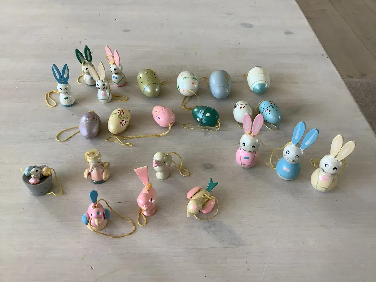 Billede 1 - Retro påsketing i træ til ophæng