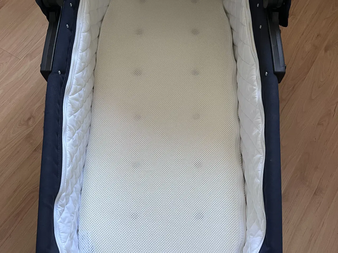 Billede 4 - Emmaljunga NXT90B – navy/cognac, velholdt, 3999 kr