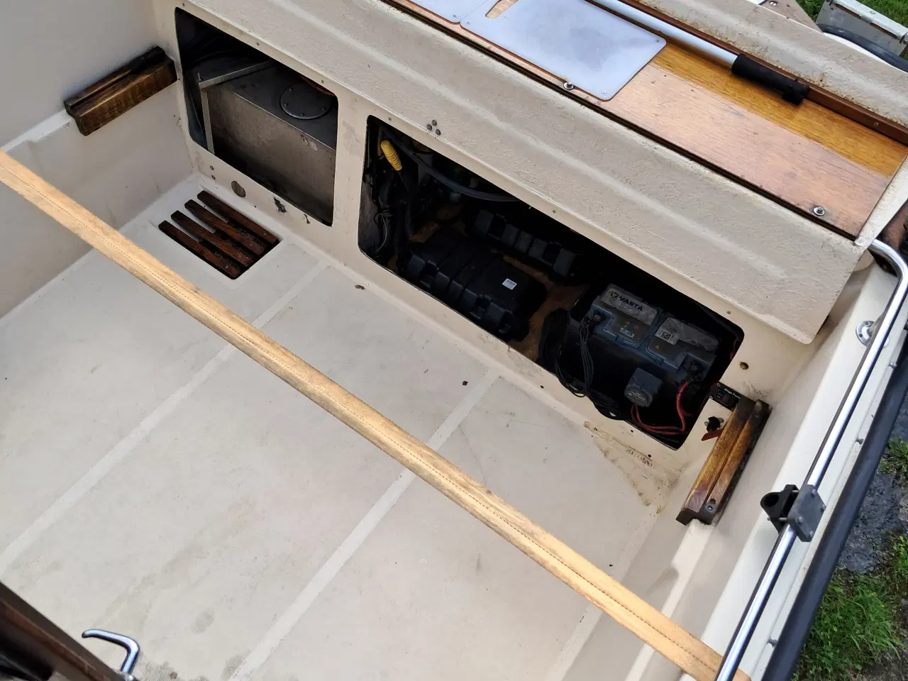 Billede 14 - Uttern 6000 1987