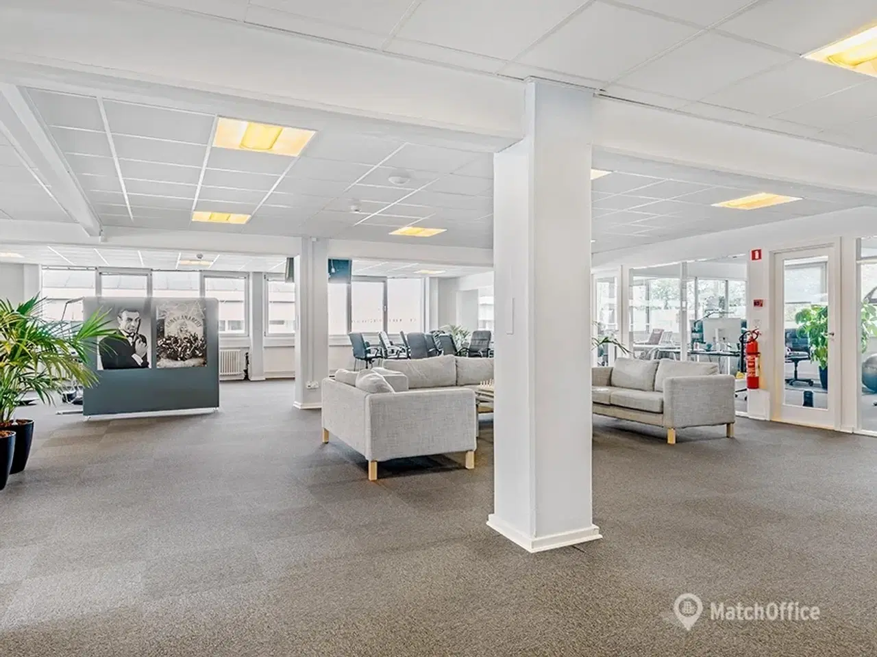 Billede 1 - Lyst kontorlokale til leje i Storkøbenhavn: Velegnet til kontor.showroom eller klinik 