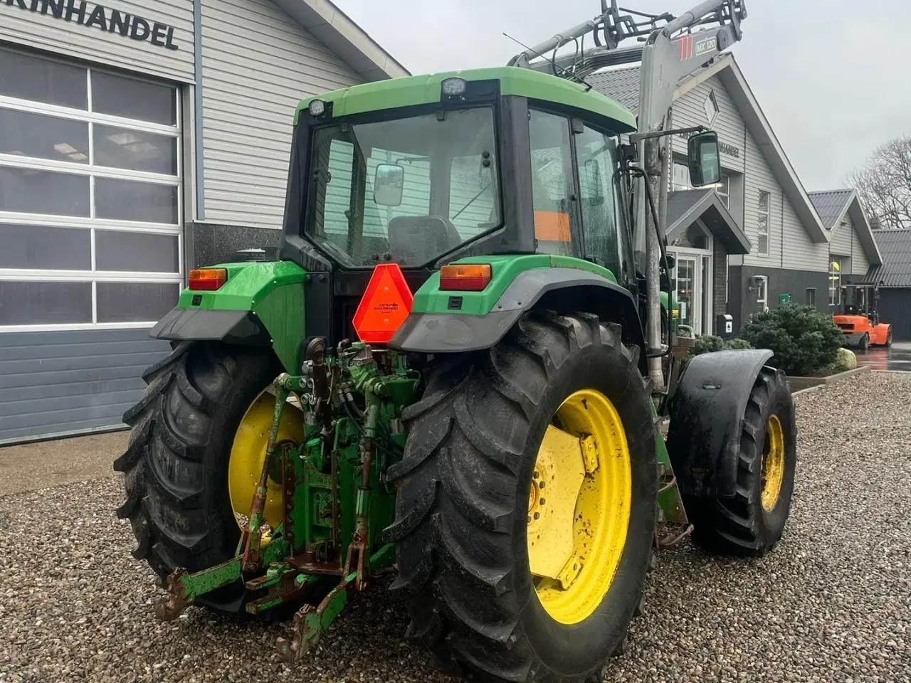 Billede 12 - John Deere 6506 Med frontlæsser og vendegear ved rattet samt nye fordæk