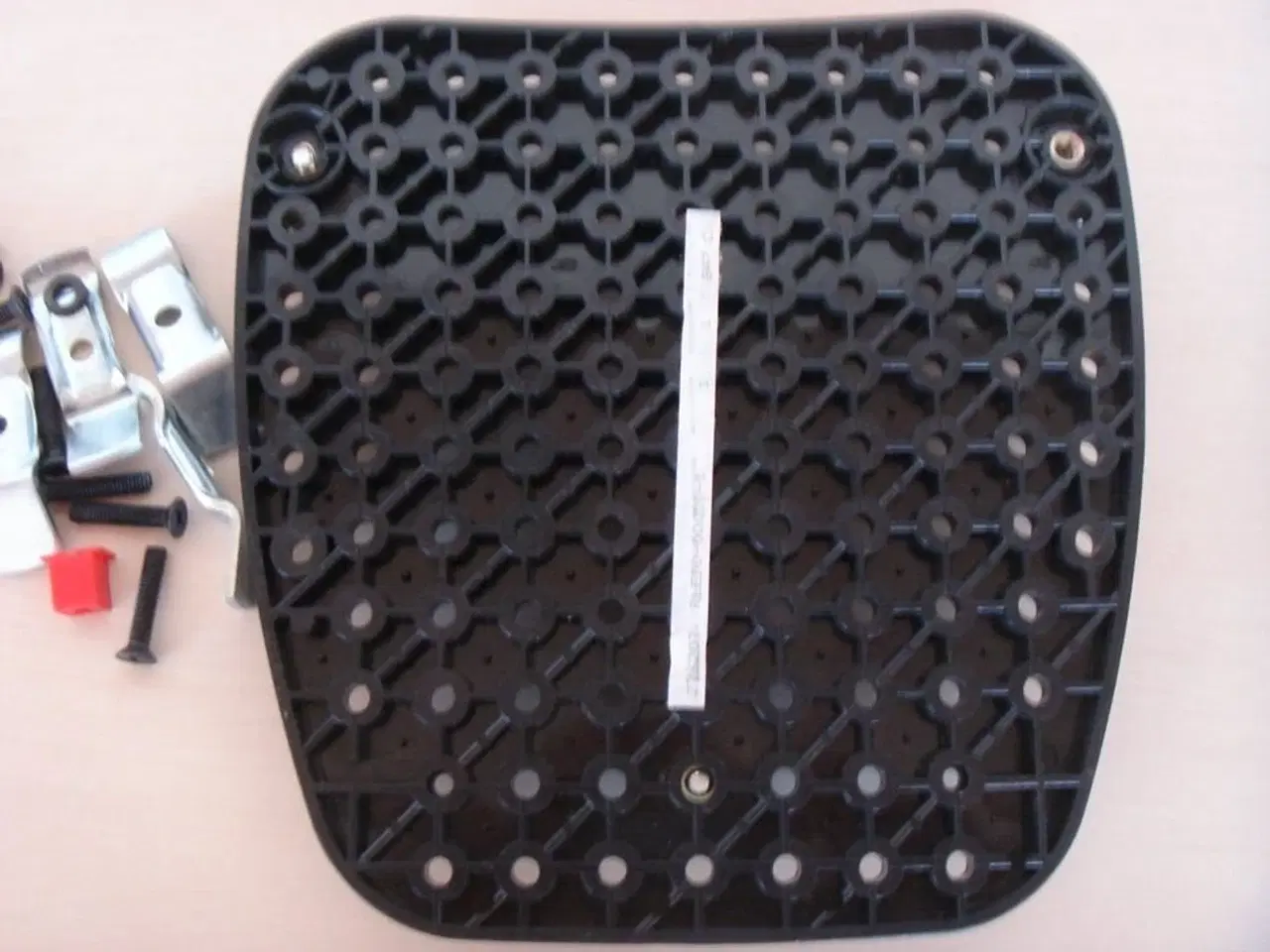 Billede 2 - Ny sort topboksplade. passer til PGO ( 50%)