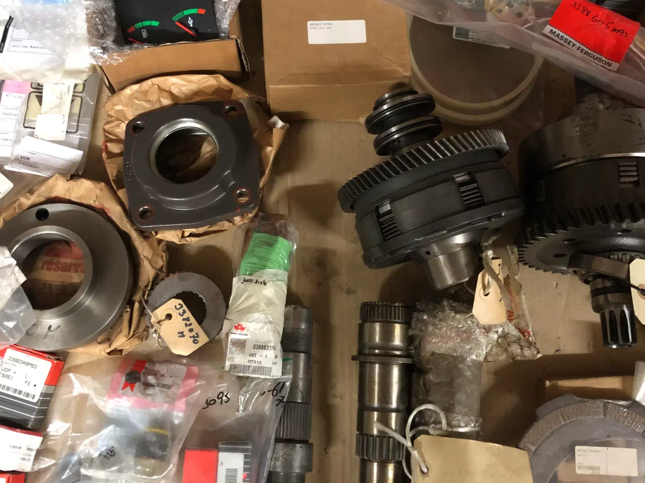 Billede 2 - Div nye originale dele til MF 3000serie