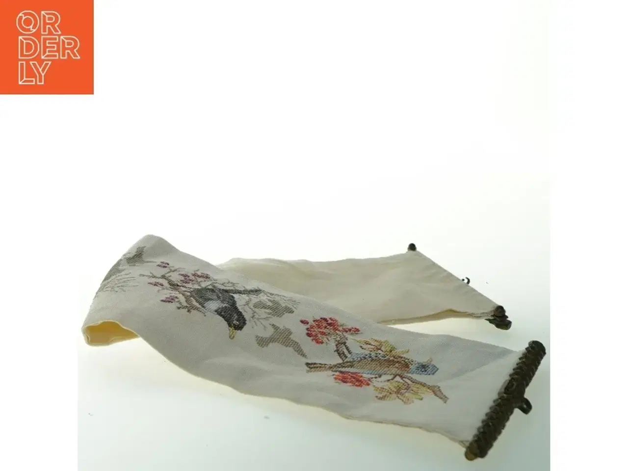 Billede 5 - Broderet vægophæng med fuglemotiv (str. 60 cm)