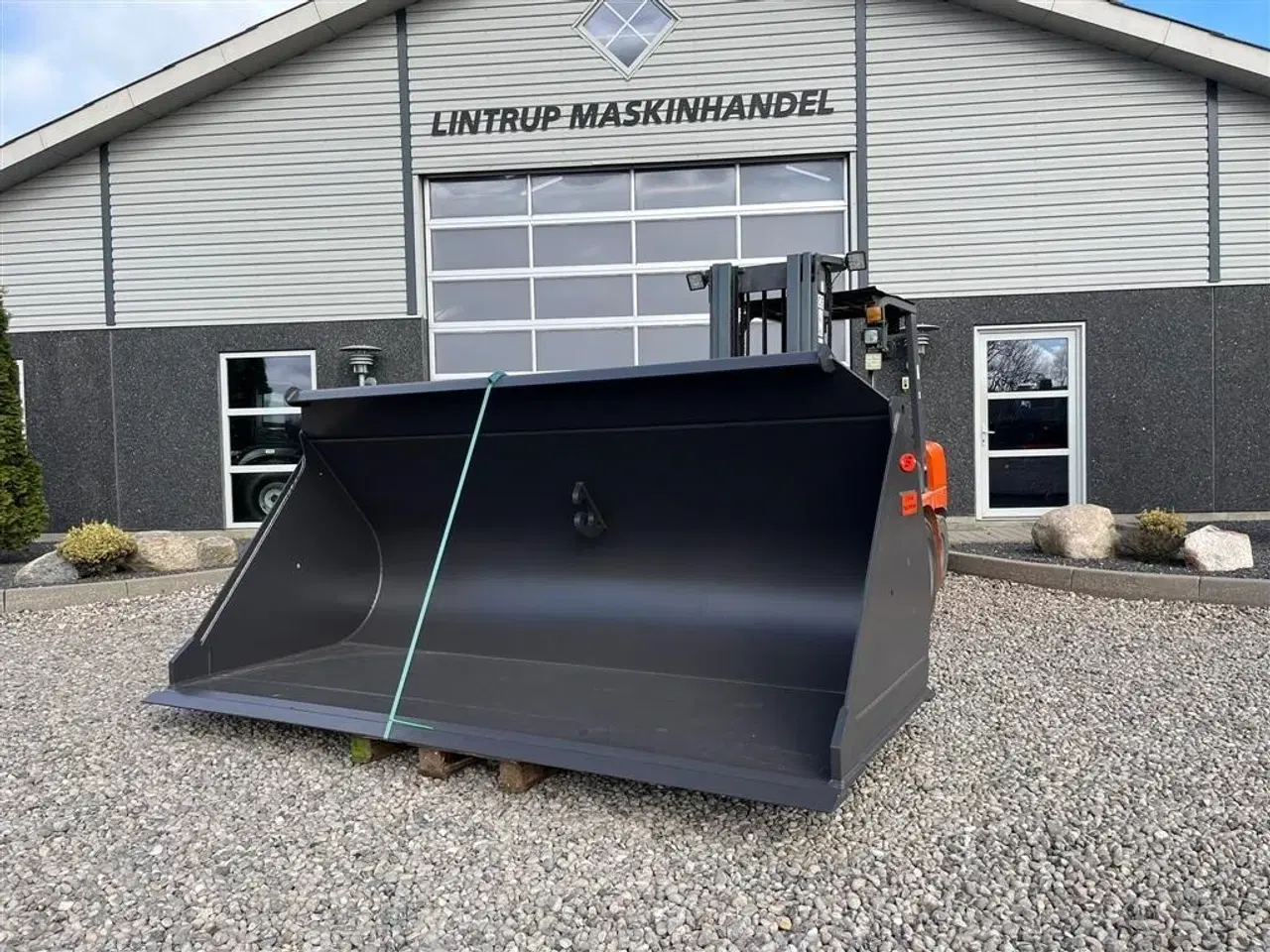 Billede 24 - JST Skovl 3.4m3 med volvoskifte og 3m bred. NY SKOVL. Den er opbygget efter alle kunstens regler