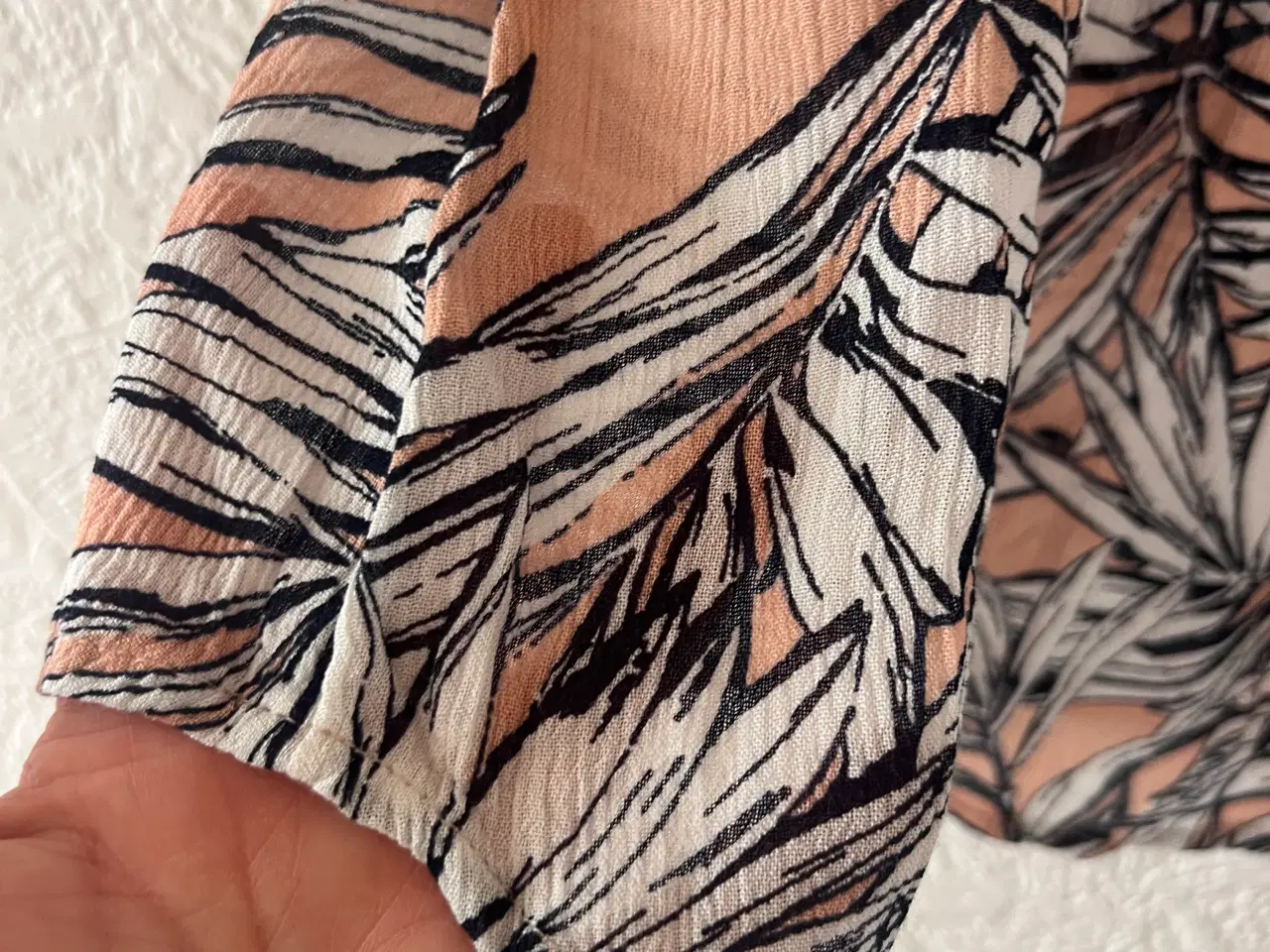 Billede 2 - Ny Bluse u/Ærmer fra Kaffe. (Str. 44)