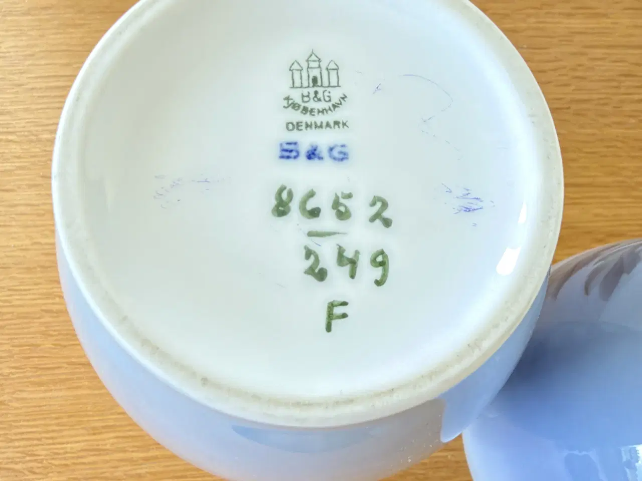 Billede 7 - To fine Bing & Grøndahl vaser i porcelæn med maled