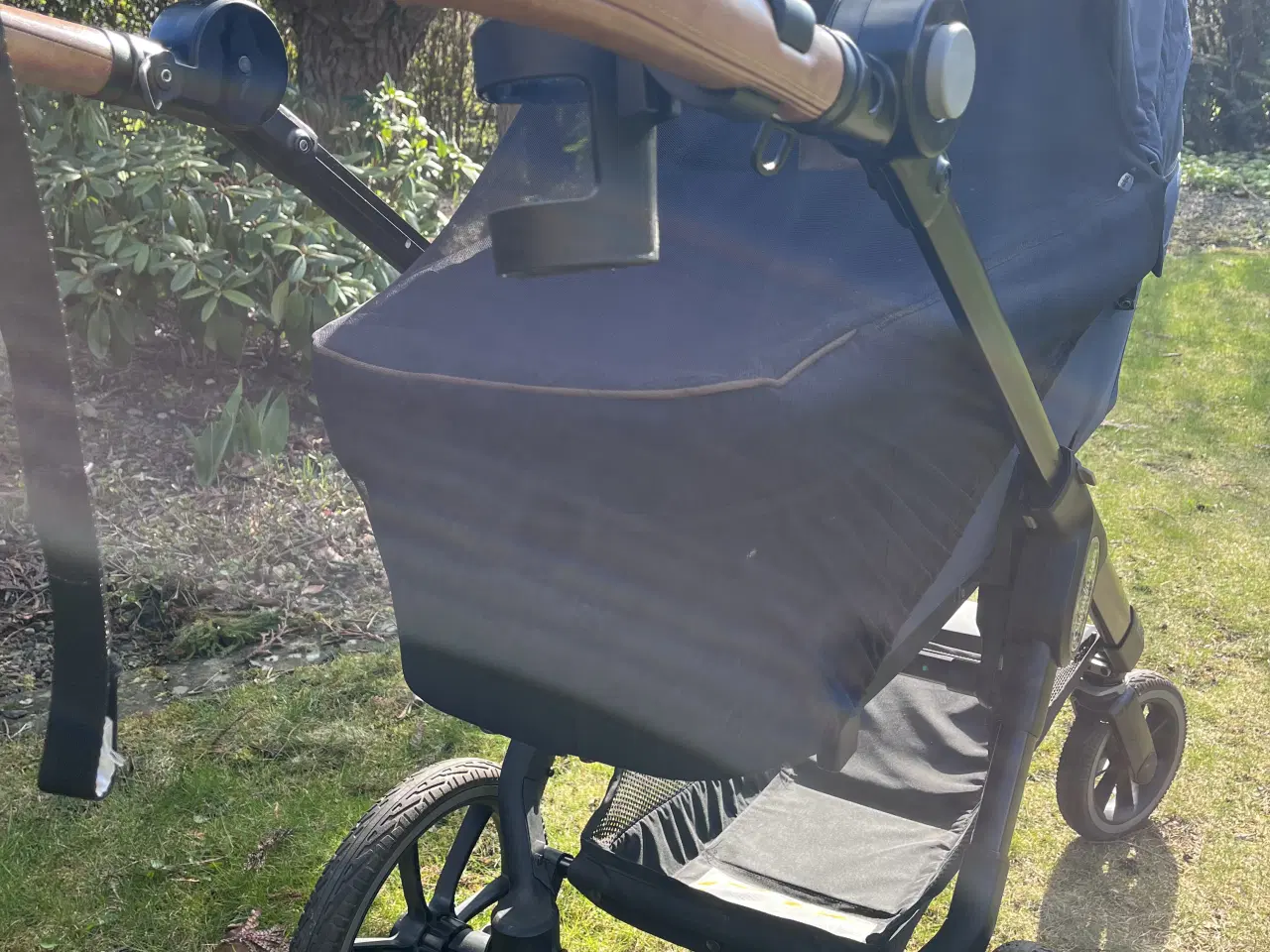 Billede 8 - Emmaljunga NXT90B – navy/cognac, velholdt, 3999 kr