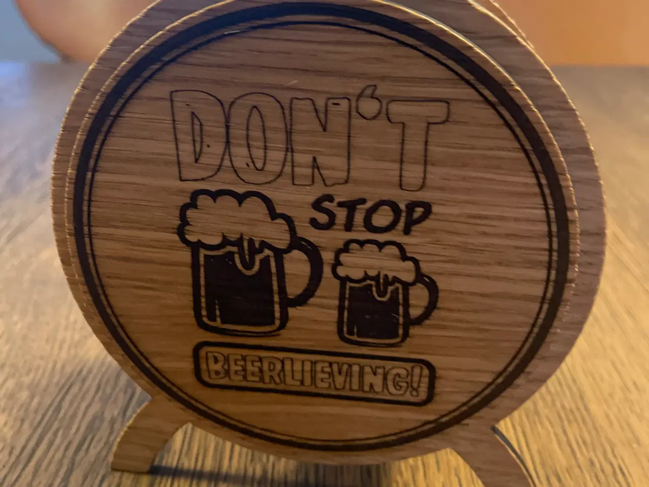 Billede 2 - Flot håndlavet øl holder i egetræ med 6 coasters.