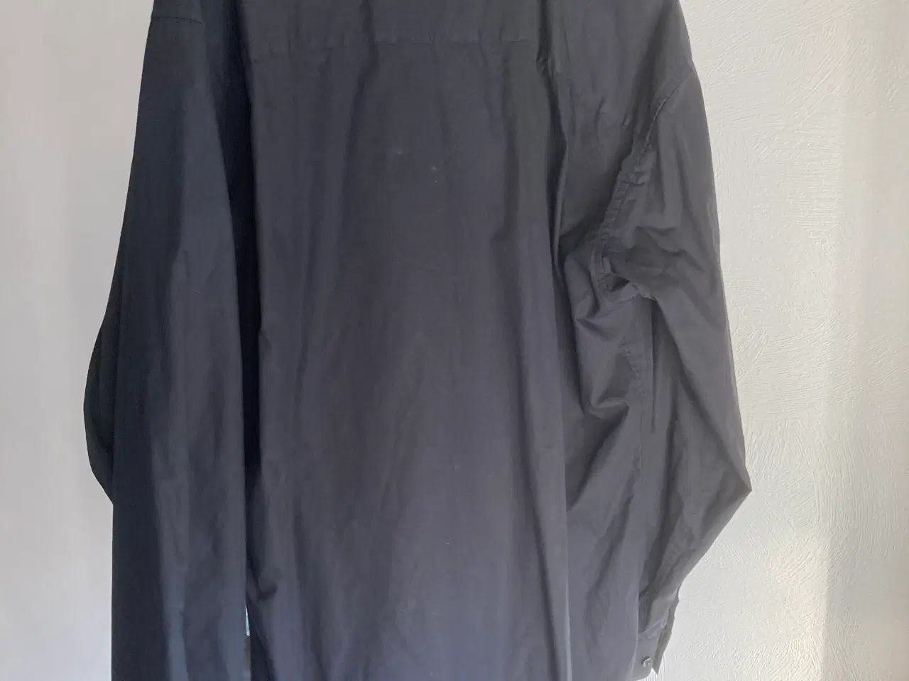 Billede 2 - Sort henley skjorte 3xl B: 142 cm