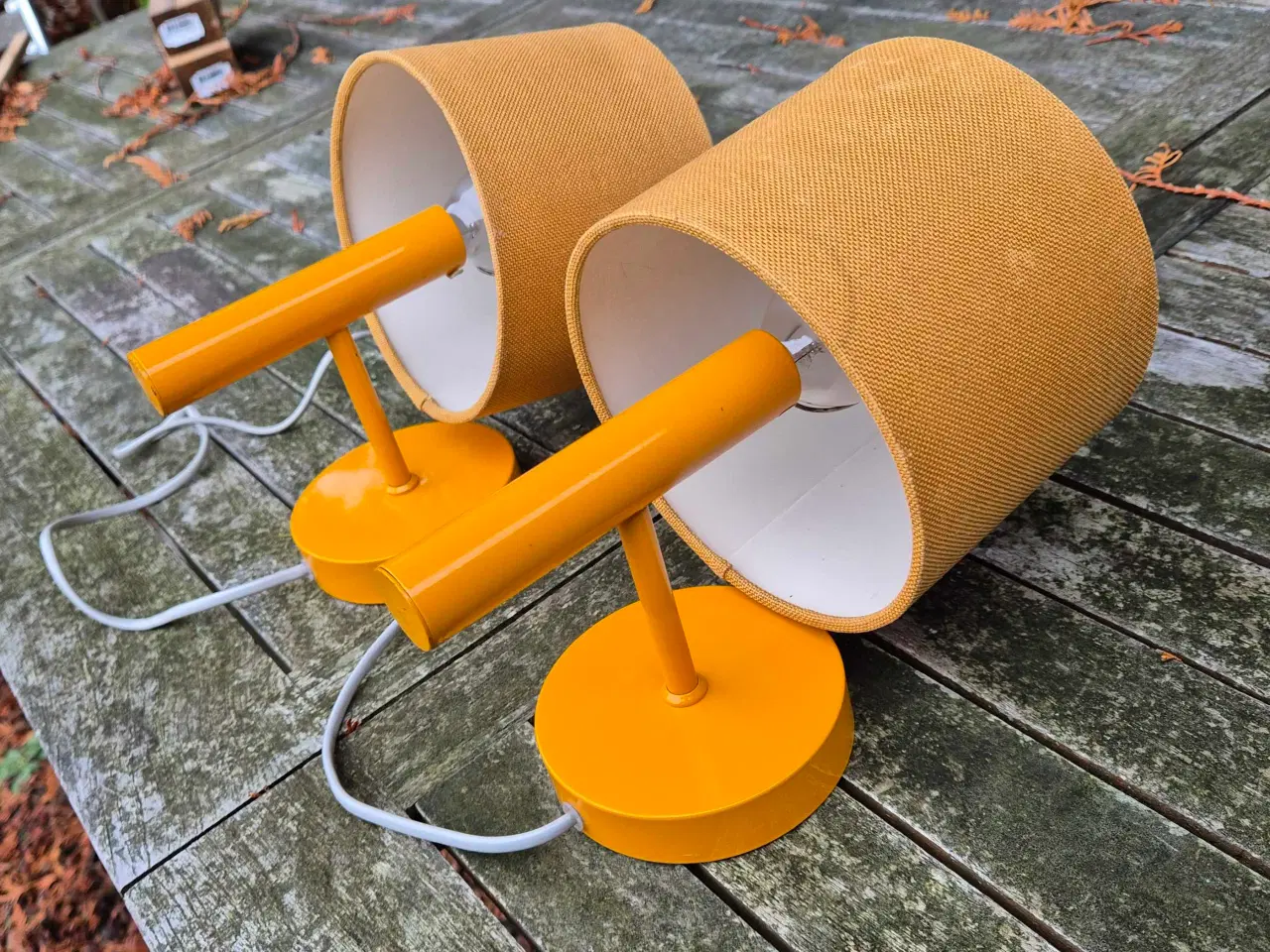 Billede 2 - Fine gule væglamper i dansk design