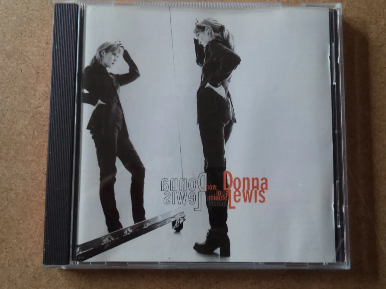 Billede 1 - Donna Lewis ** Now In A Minute                    