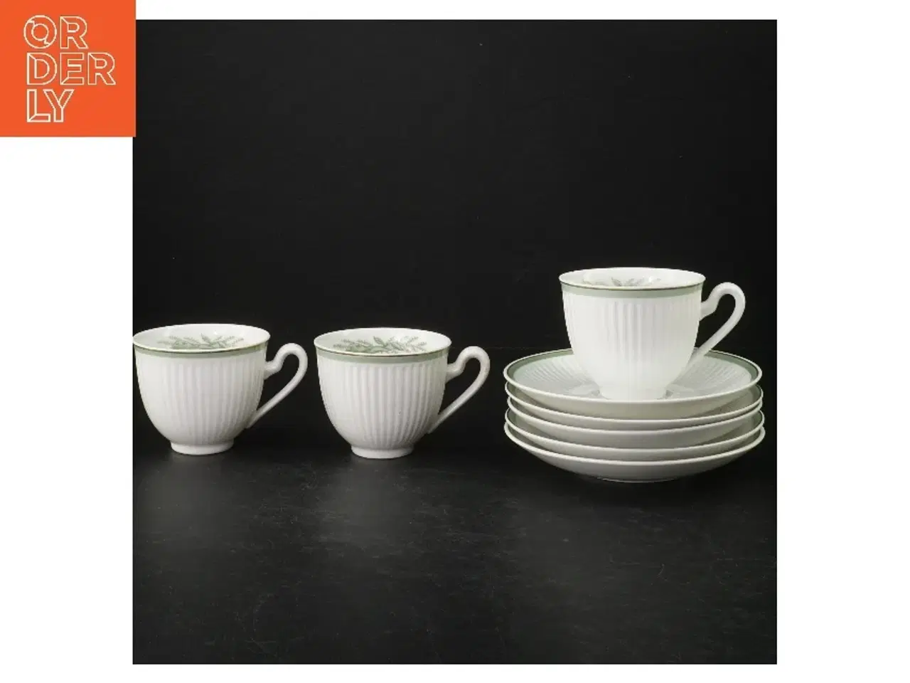 Billede 1 - Grøn Melodi Porcelænskopper og -underkopper Grøn Melodi  fra Royal Copenhagen (str. Ø. 14 cm. ø. 8 cm)