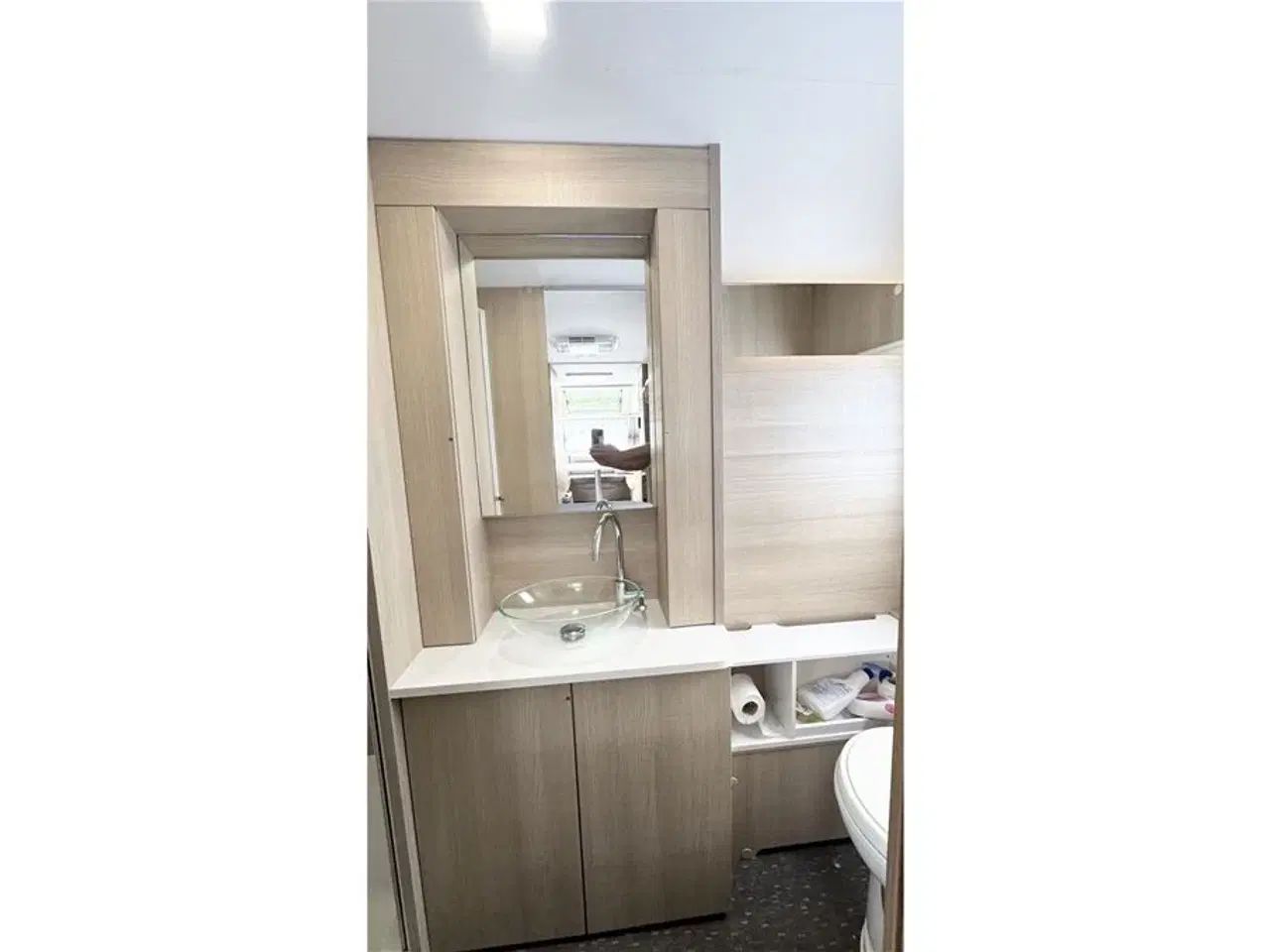 Billede 8 - 2017 - Adria Adora 613 UT   Queensbed-Gulvtemp.-Endebad-Mover-Telt