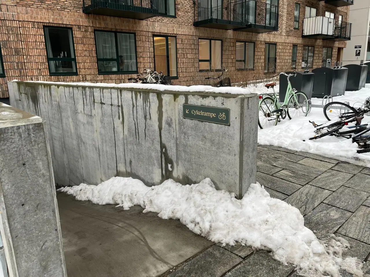 Billede 8 - Lyst kontorlokale med eget køkken og bad – tæt på metro