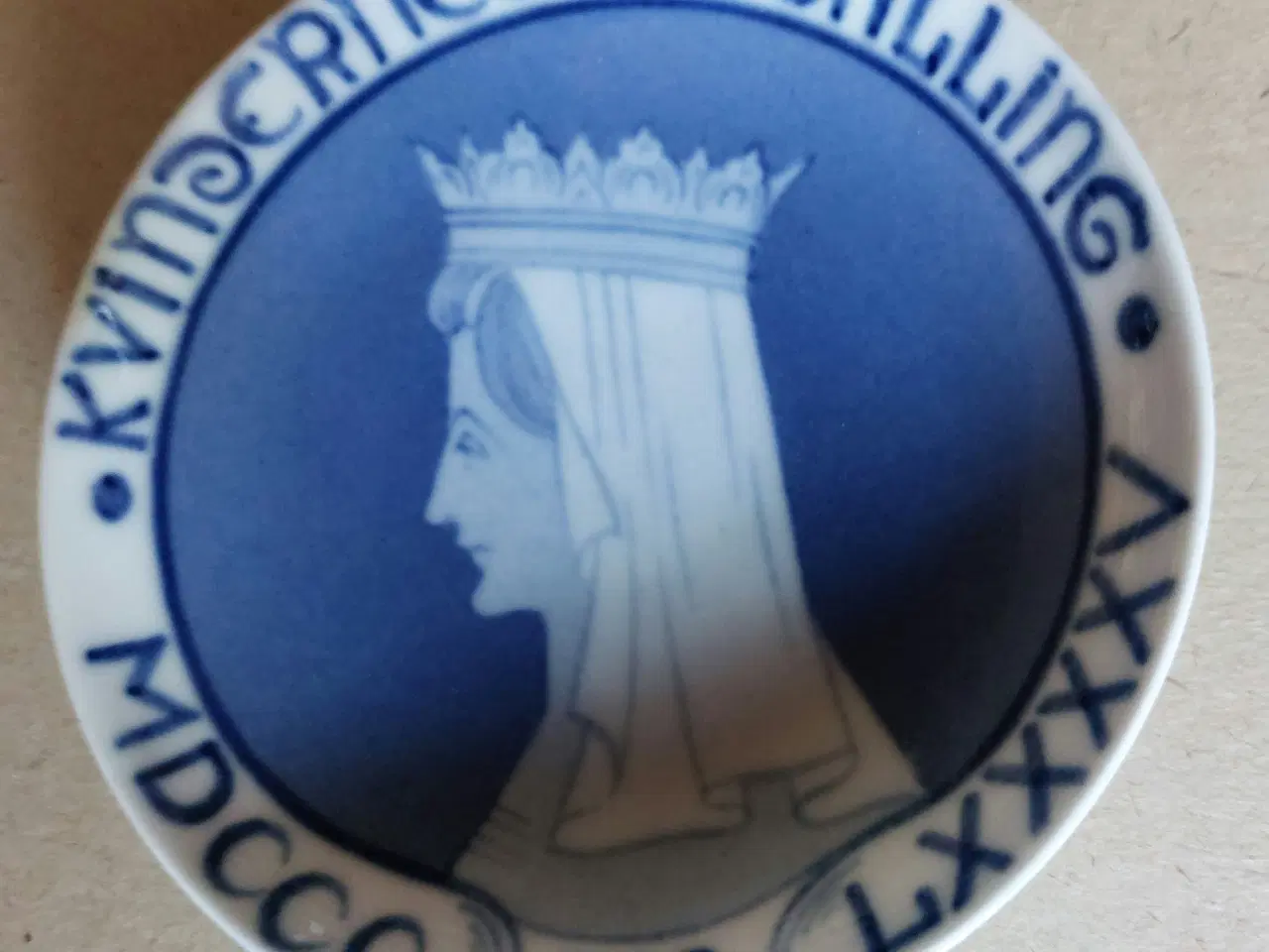 Billede 1 - B&G MINDEPLATTE - kvindernes udstilling år 1895