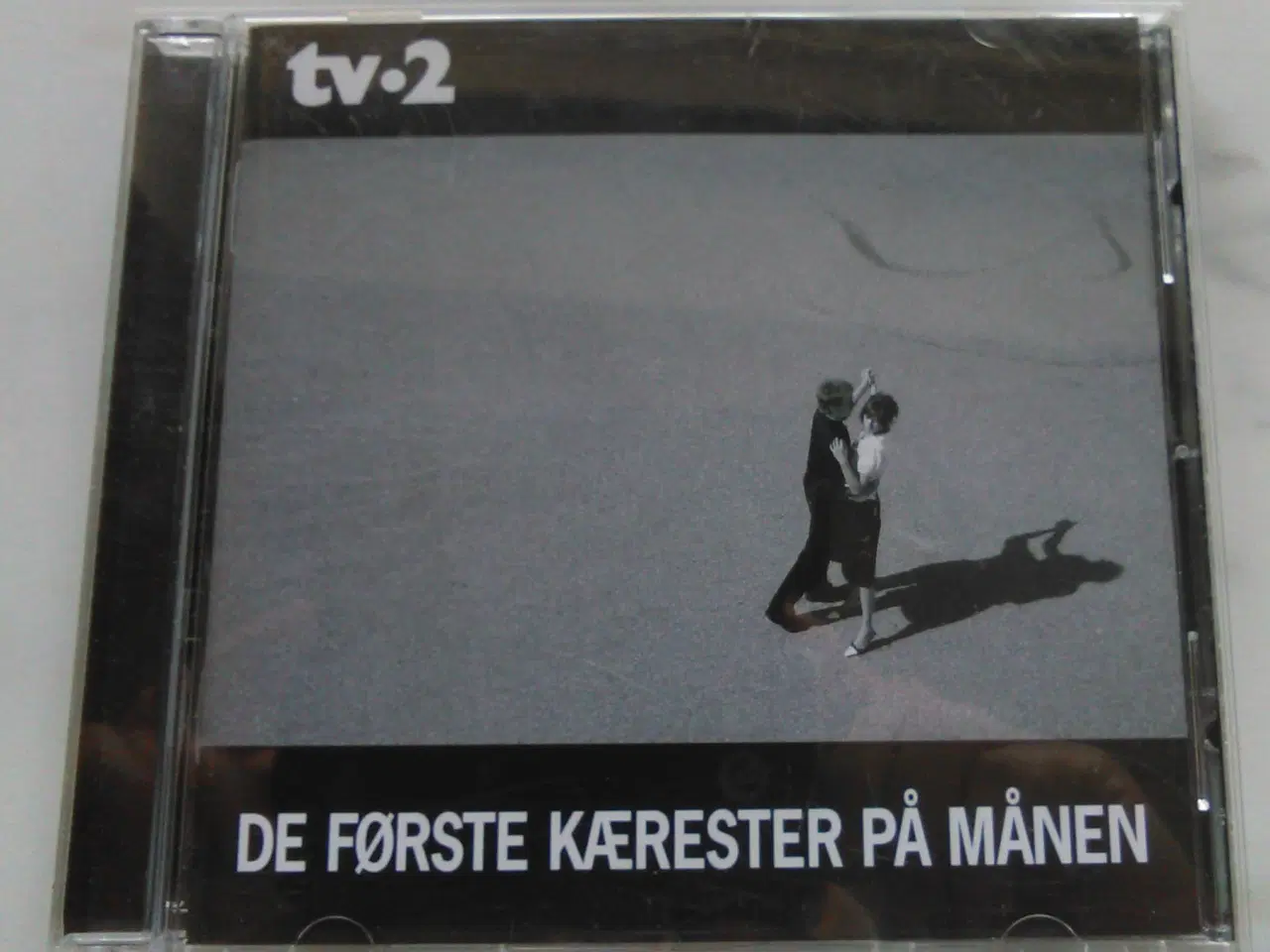 Billede 1 - TV-2: DE FØRSTE KÆRESTER PÅ MÅNEN (2005  
