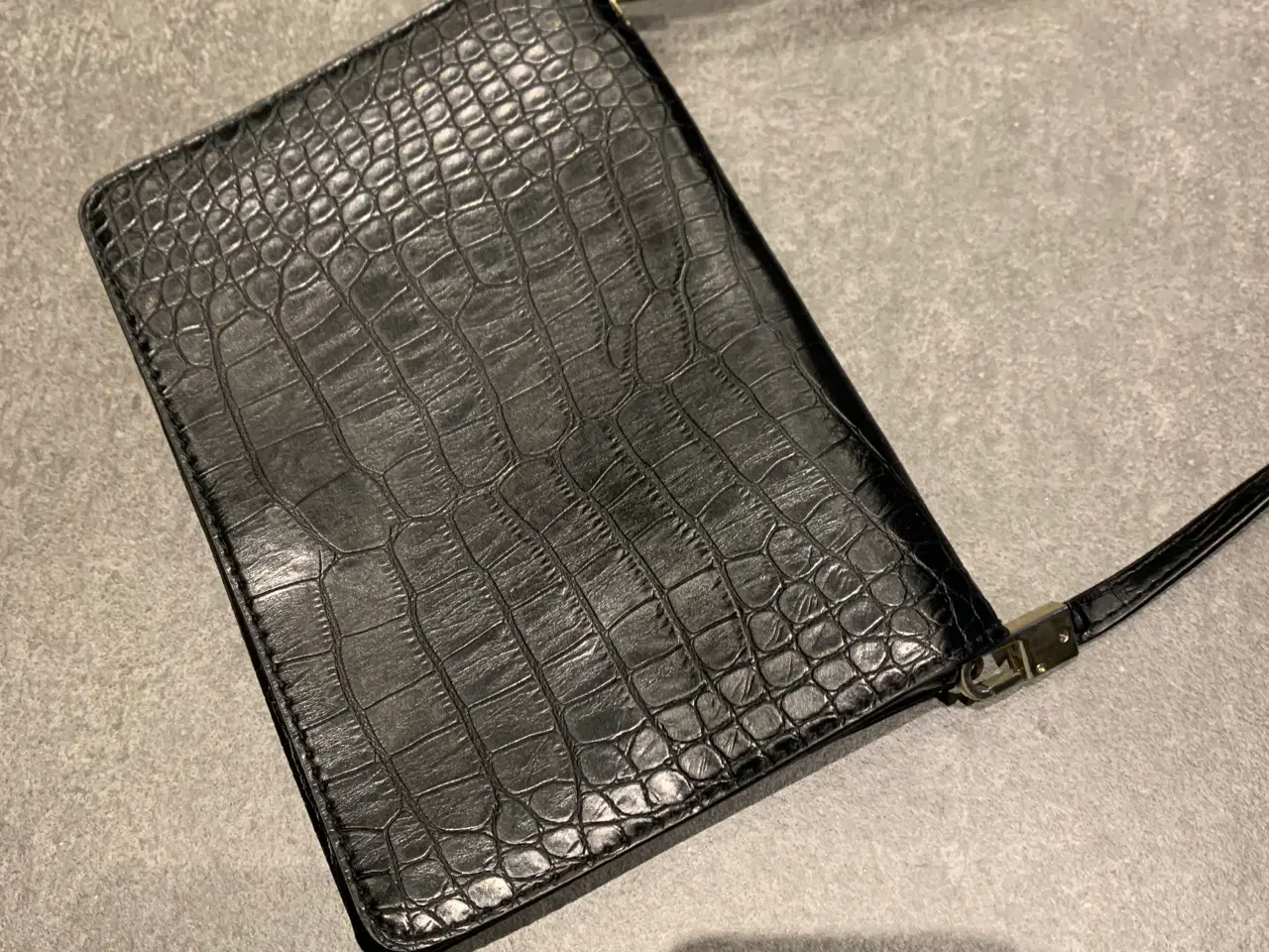 Billede 2 - Sort H&M skuldertaske