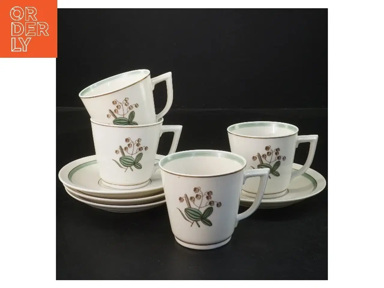 Billede 1 - Sæt med kopper og underkopper Hjertegræs, Royal Copenhagen (str. 4 kopper Ø 8 cm 4 underkopper Ø 13,5 cm) fra Royal Copenhagen