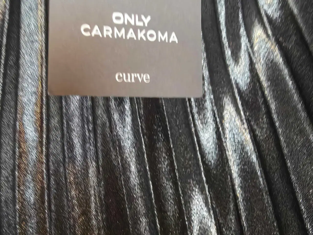 Billede 8 - Flot ny maxi Nederdel fra only Carmakoma