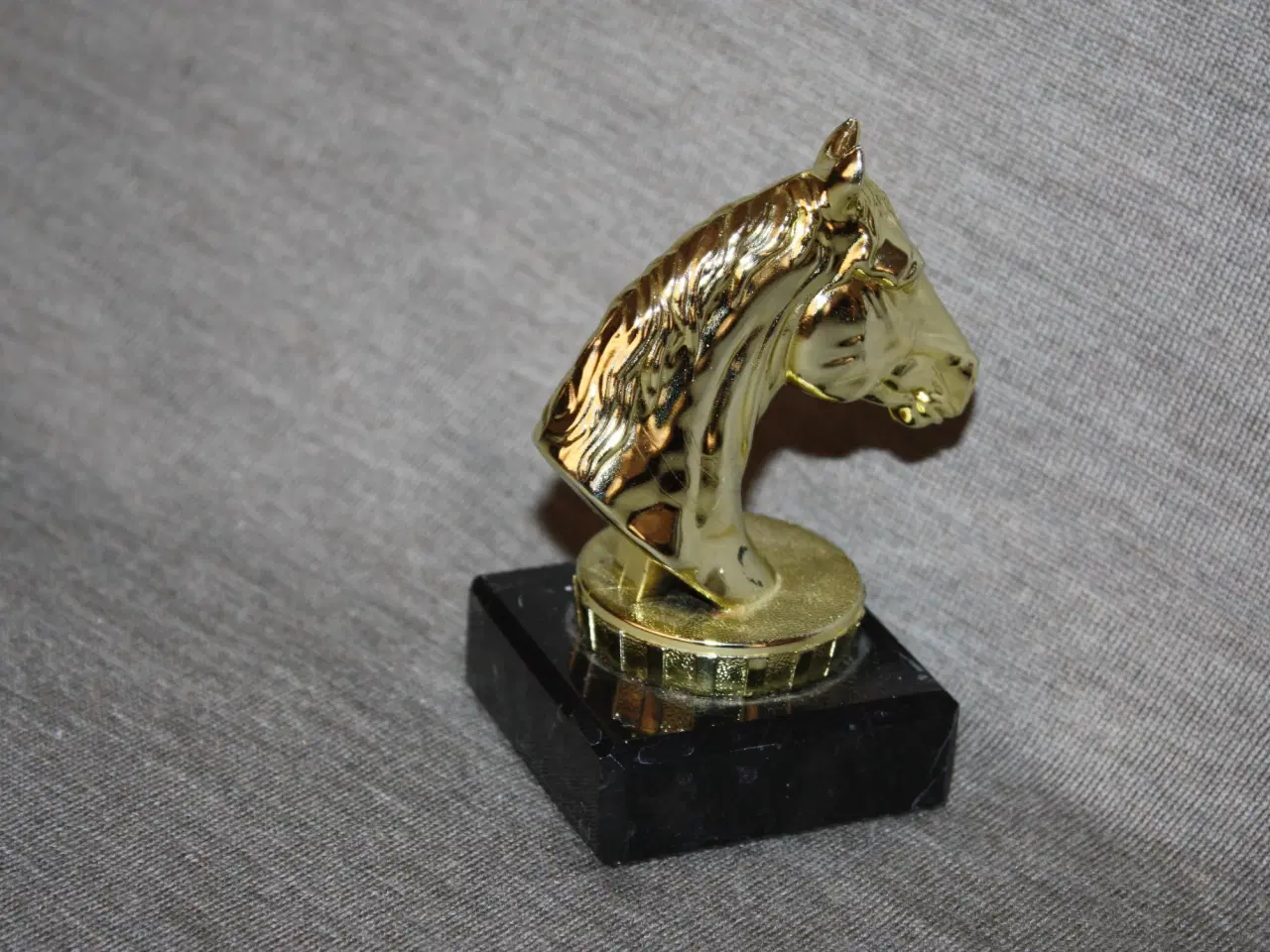 Billede 3 - Figur / brevpresser hest højde 10 cm