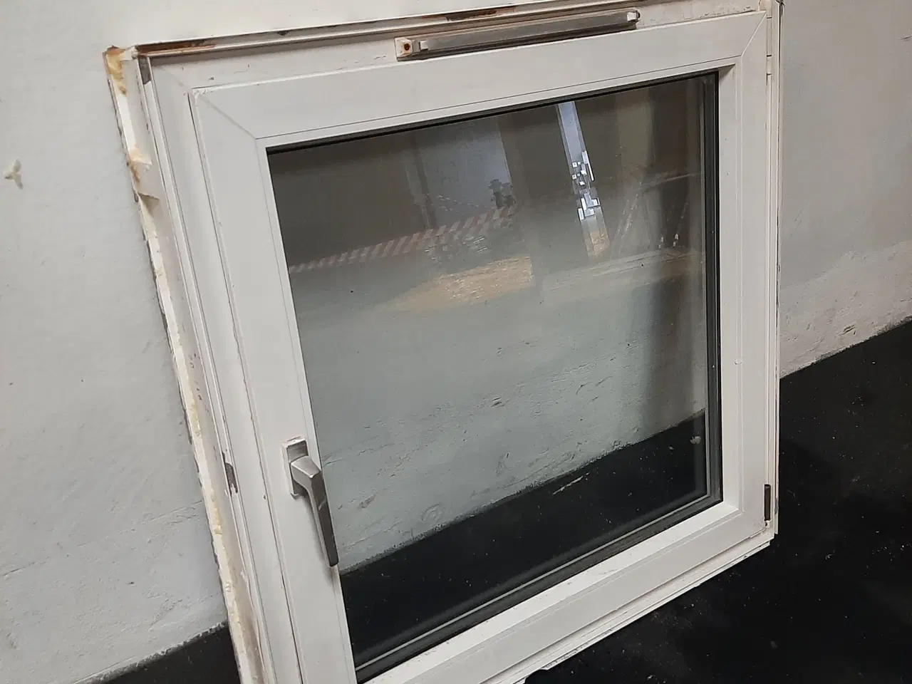 Billede 2 - Dreje-kip vindue, pvc, 967×120×959mm, højrehængt, hvid