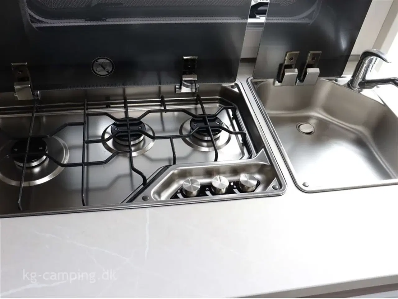 Billede 7 - 2023 - Hobby On Tour 390 SF TILBUD nedsat med kr. 18.182,- | Let lille kørevogn - Kan opvejes til 1500 kg.