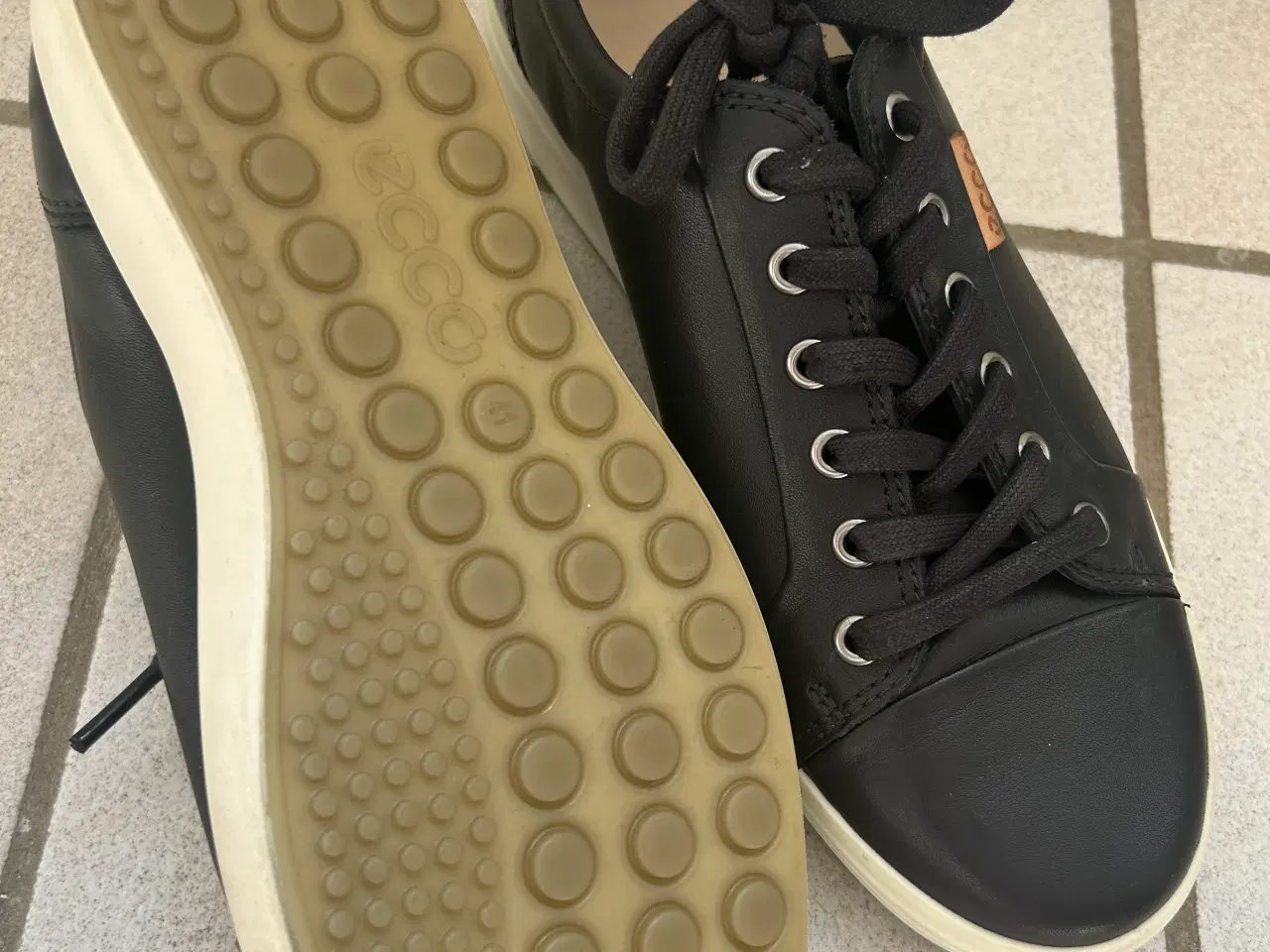 Billede 4 - Ny/ubrugt Ecco sneakers i sort læder 